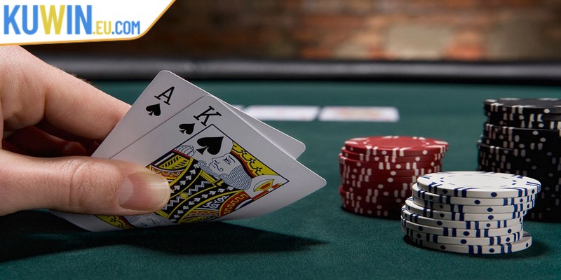 Thành viên cần hiểu rõ các hành động trong một ván Poker trực tuyến